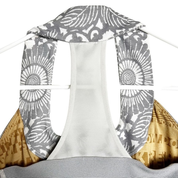 Lululemon - Gray Tank with Built-in‎ Bra - Sz. M - Picture 3 of 10